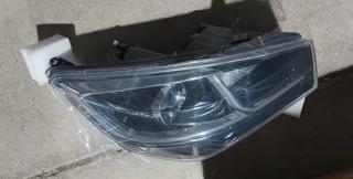 چراغ جلو راست ام وی ام ایکس 22